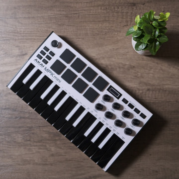 AKAI MPK mini MK3 MIDI鍵盤